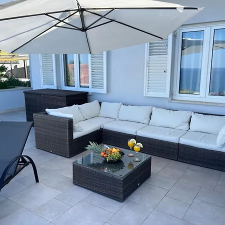 Nyaraló Infinity Blue Mlini