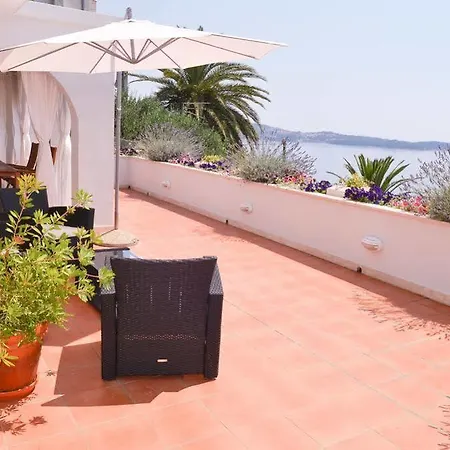 Infinity Blue Nyaraló