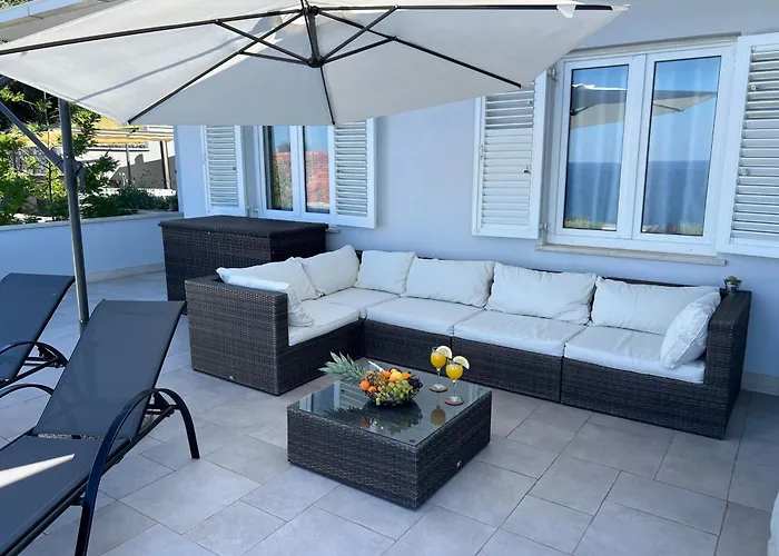 Vakantiehuis Infinity Blue Mlini