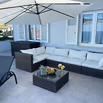 Vakantiehuis Infinity Blue Mlini