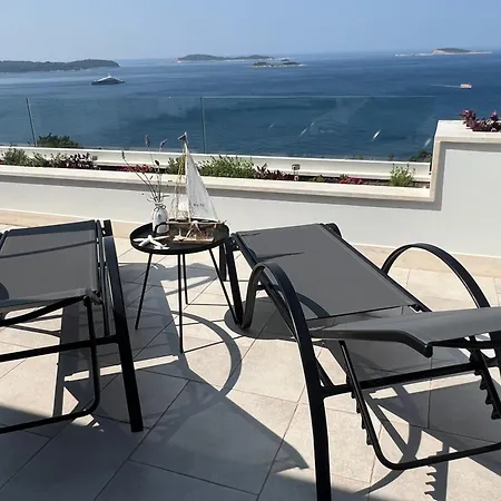 Infinity Blue Feriehus *